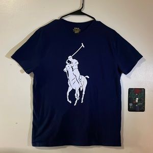 RALPH LAUREN POLO  Slightly worn navy blue T-shirt.